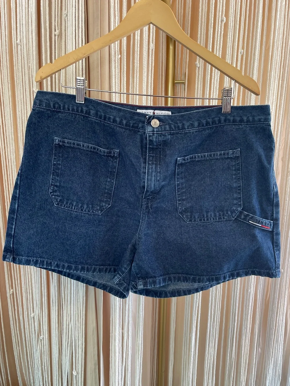 vintage Tommy Hilfiger jean shorts front patch pockets flag logo patch denim